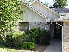 2nd image of 1901 Timbercrest Ct