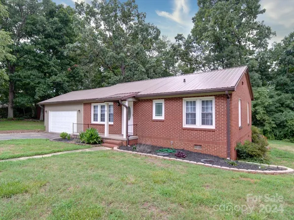 120 Chatfield Loop, Statesville, NC 28677