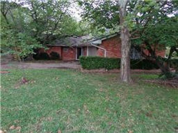 3rd image of 506 Royal Oak Dr