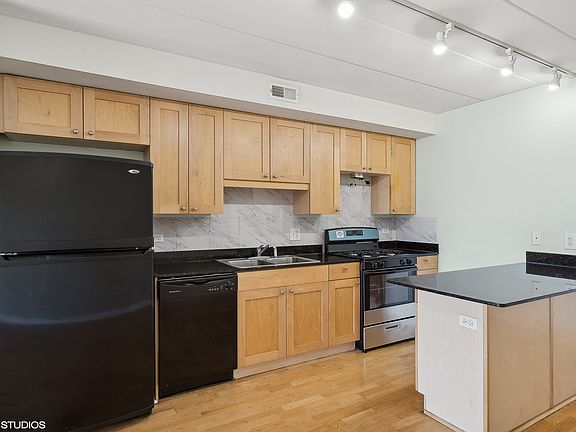 4th image of 2272 S Archer Ave Unit 4I