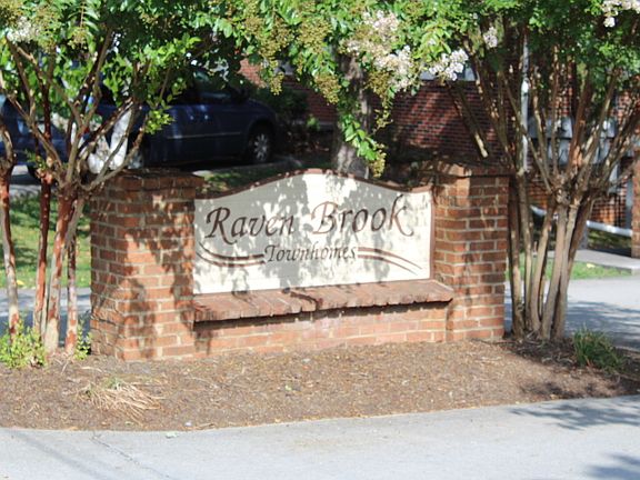 3rd image of 10507 Raven Ct