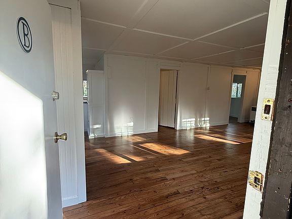 4th image of 5 Sled Hill Rd APT B