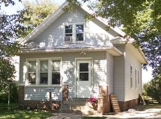 212 3rd St E, Cresco, IA 52136