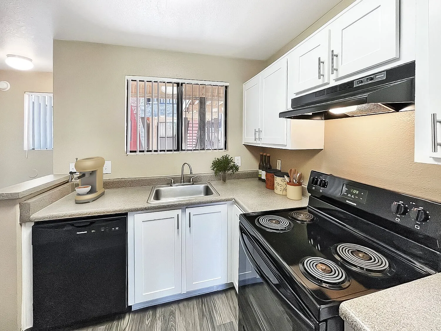 Bella Vista — Photo 3
