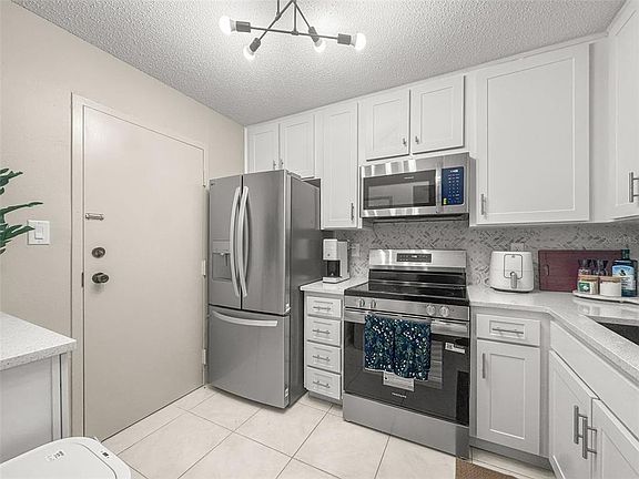 4th image of 2700 BAYSHORE BOULEVARD #2110