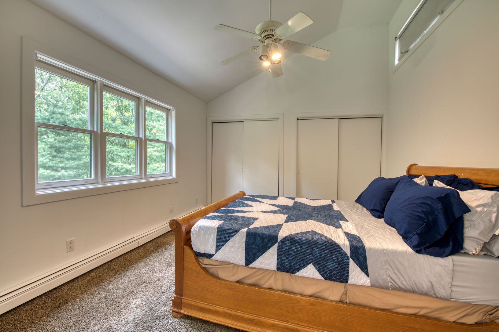  Second floor guest bedroom 