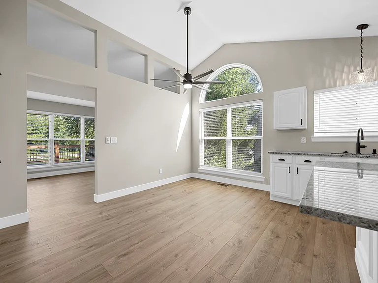 8050 Knights Crossing Dr — Photo 31