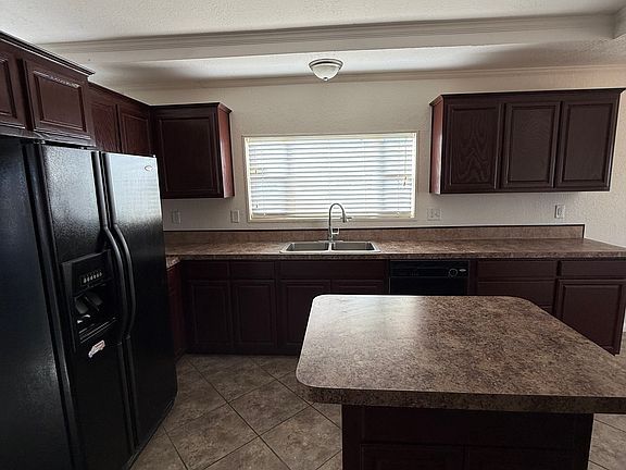 5th image of 1484 N Avenue G