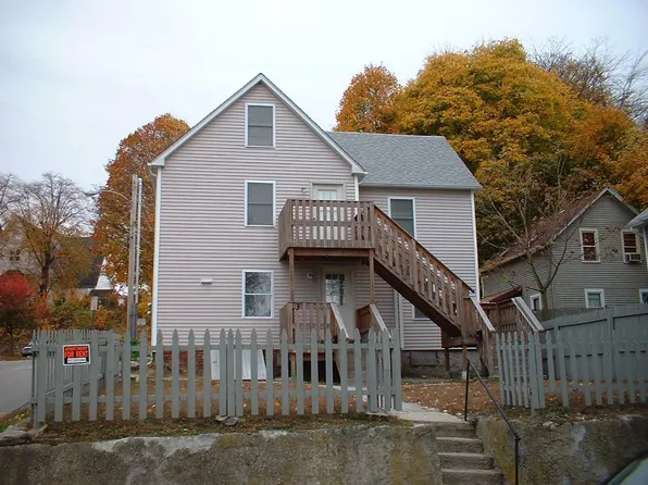 3 Aqueduct St, Norwich, CT 06360