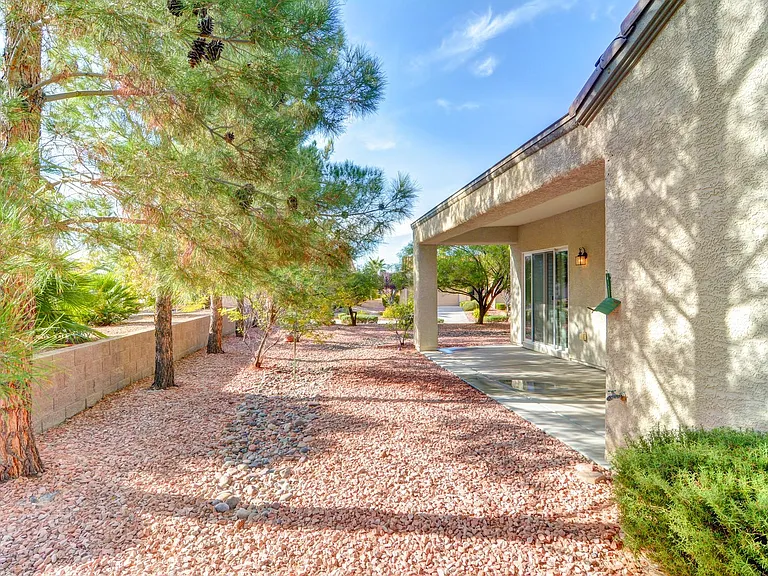 2173 Burris Hill Dr — Photo 16