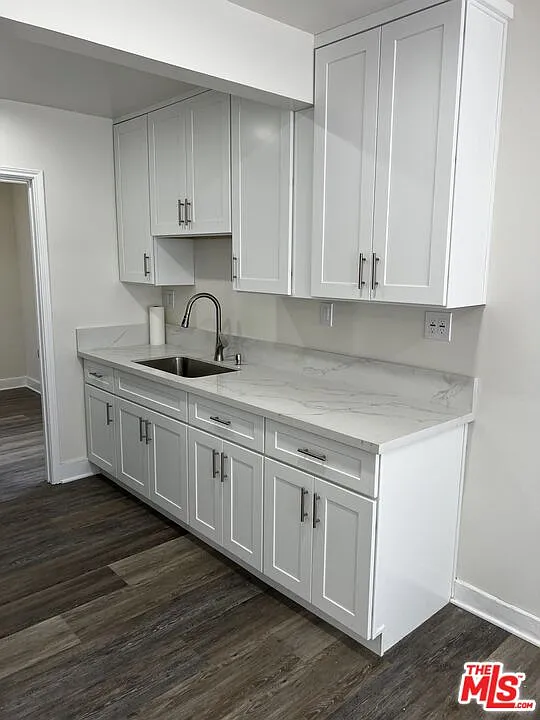 3 bed, 1.0 bath, $3,200 — Photo 4