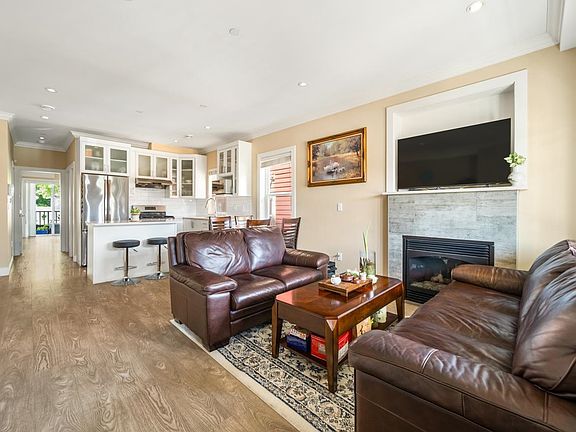 2nd image of 4577 Slocan St #201