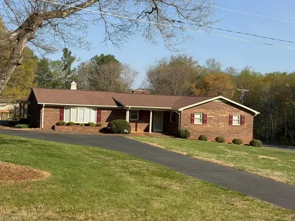 473 Winchester Dr, King, NC 27021