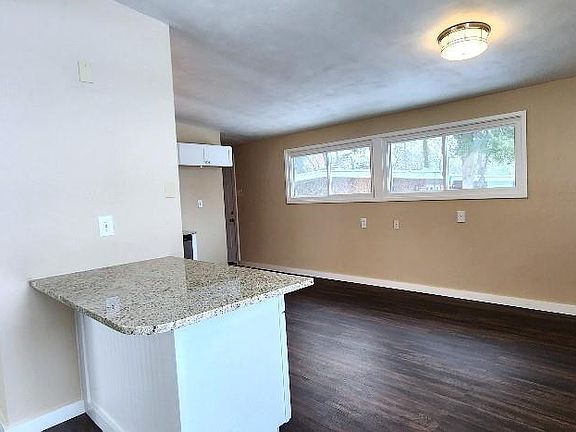 5th image of 6626 Pepperidge Dr