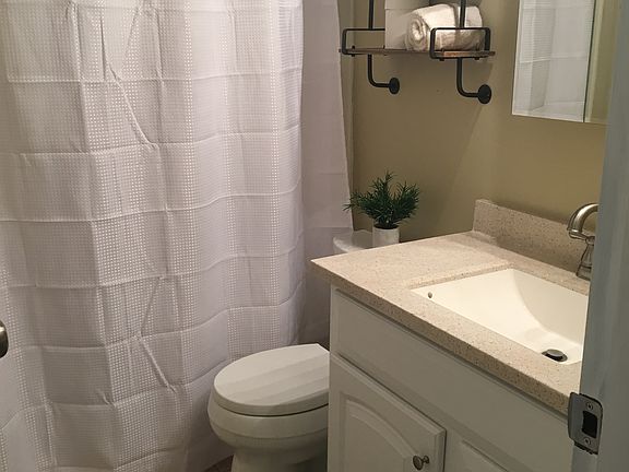 3rd image of 3931 N Quail Ln