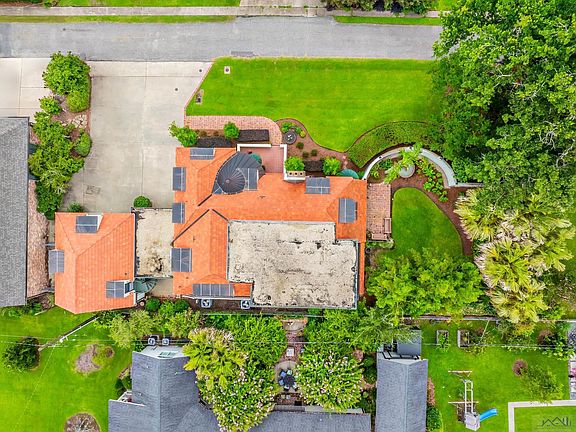 5th image of 139 Tetreau St