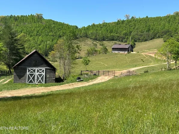 933 Frog Level Rd, Harrogate, TN 37752