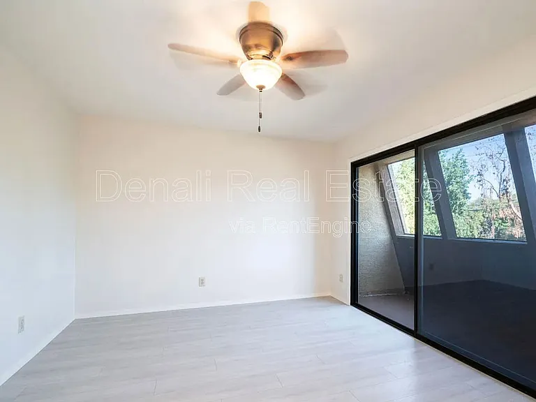 1329 S Mitchell Dr — Photo 14