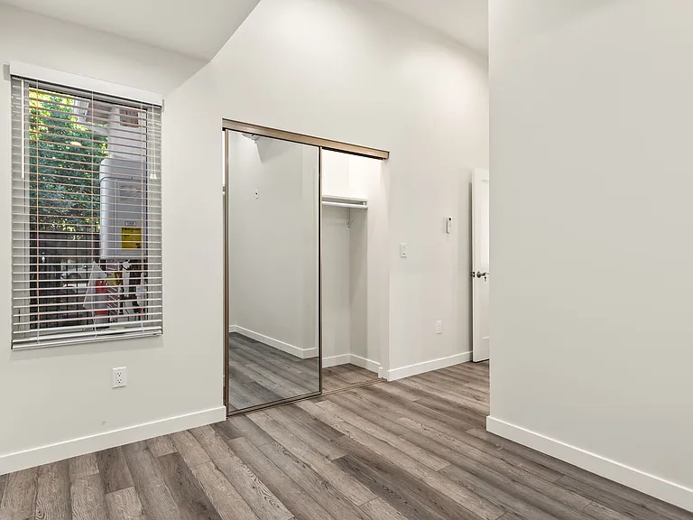 2336 Scarff St — Photo 9