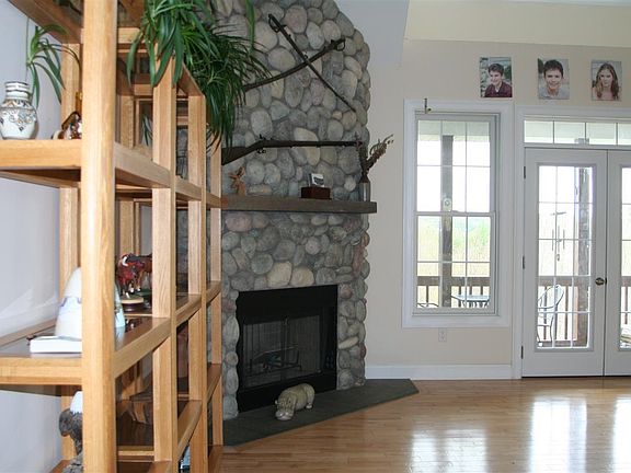 4th image of 287 Hoit Road