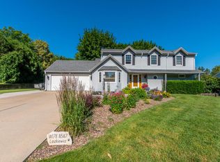 W178N5167 Roseway Ave, Menomonee Falls, WI 53051