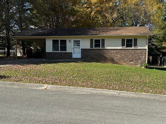 2nd image of 1303 Adobe Dr
