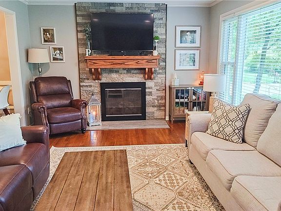 2nd image of 34 Marion Dr