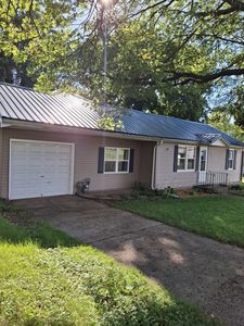 304 Depot St, Walnut, IL, 61376