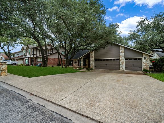 2nd image of 2706 Stone Edge St