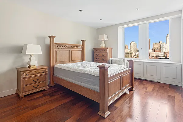 Sold by BLU Real Estate | media 10
