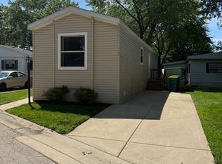 1144 Lakewood Rd, Elgin, IL 60123