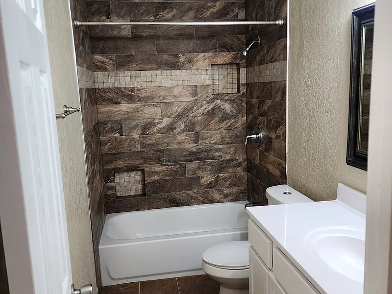 626 W Wallace St #B — Photo 11