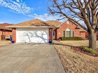 511 Oakdale Dr, Enid, OK 73703