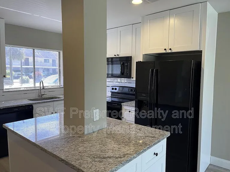 512 SE 43rd St #2 — Photo 7