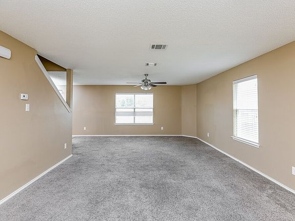 3rd image of 949 Canary Dr
