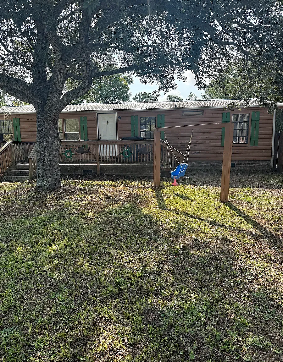 3 bed, $1,800 — Photo 1