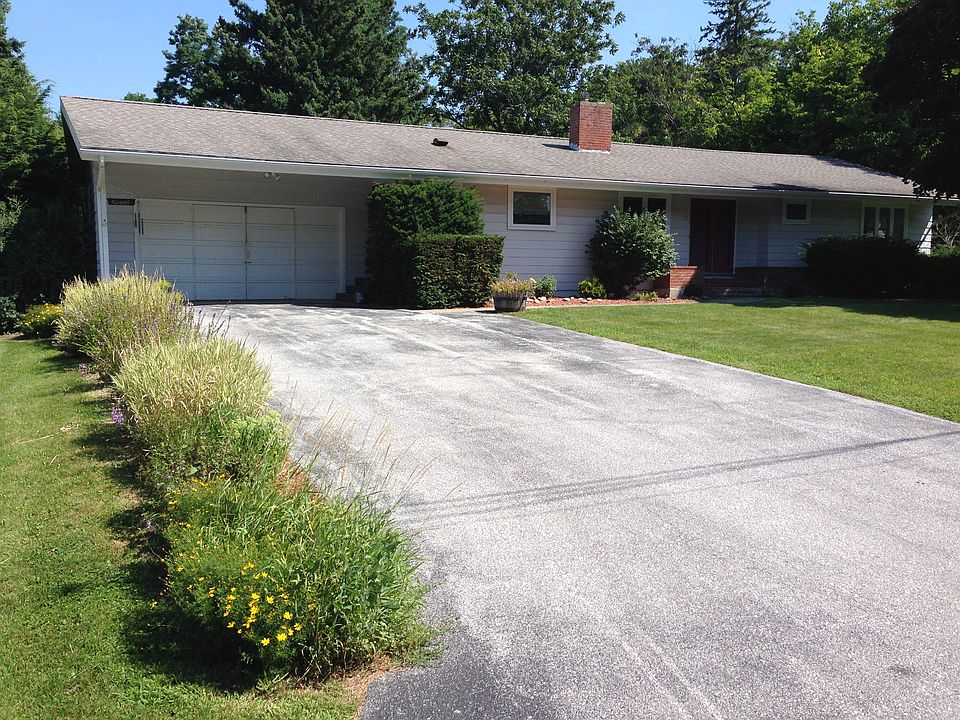11 Ward Terrace: St. Albans,
