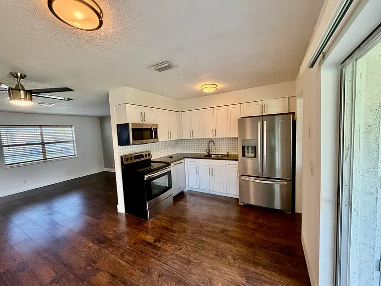 2821 Duke Ln — Photo 8