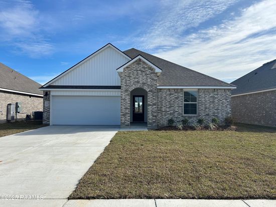 139 Cottage Cove Dr, Maurice, LA 70555