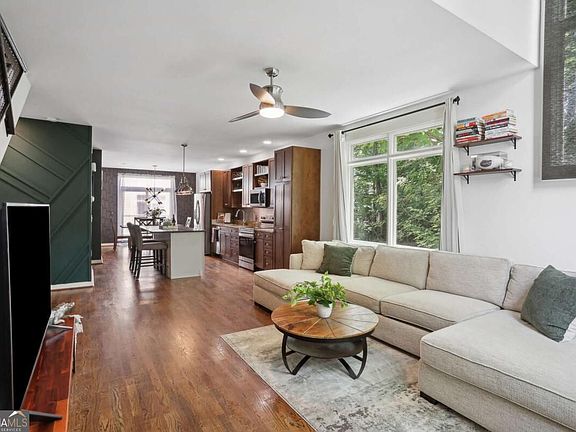 3rd image of 1357 Stirling Cir NW