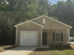 2912 Bainbridge Dr, Winston Salem, NC 27105