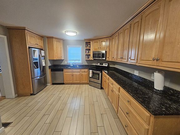 2nd image of 84 Valmor St