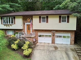 205 Autumn Dr, Dunbar, WV 25064