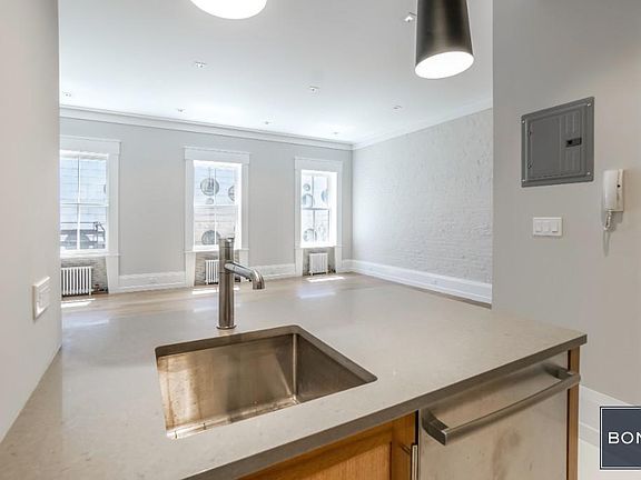 4th image of 351 W 17th St APT 4B