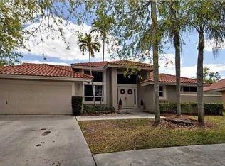 1070 Fairfax Ln, Weston, FL 33326