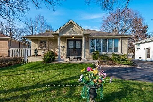 1st image of 415 Marybay Cres