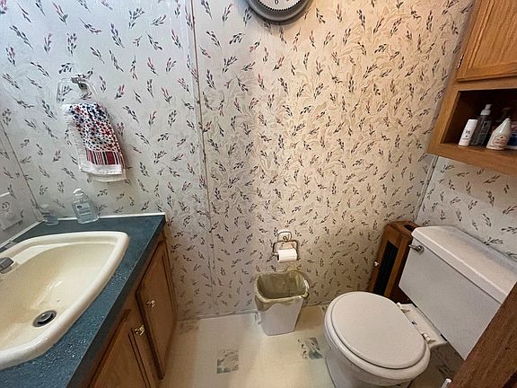 4th image of 674 Grant St Lot 83
