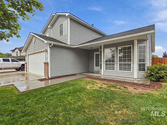 3rd image of 31 S Tamarack Way