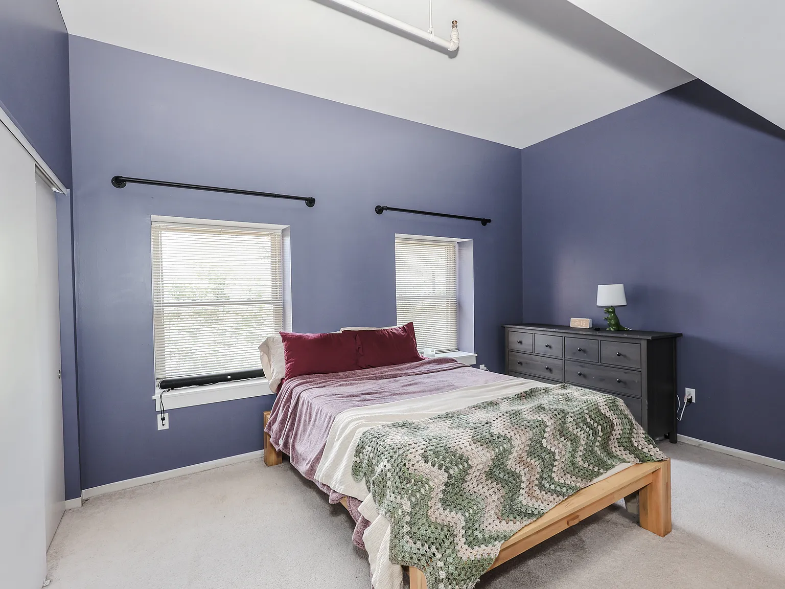 2 bed, 1090 sqft, $2,450 — Photo 2