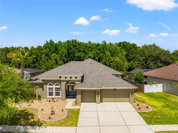 5648 Spectacular Bid Dr, Zephyrhills, FL 33544